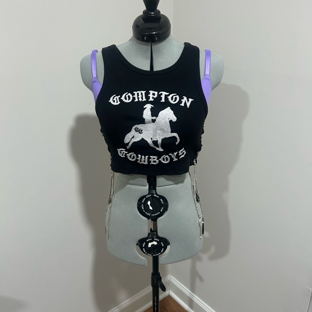 Black Graphic Crop Top